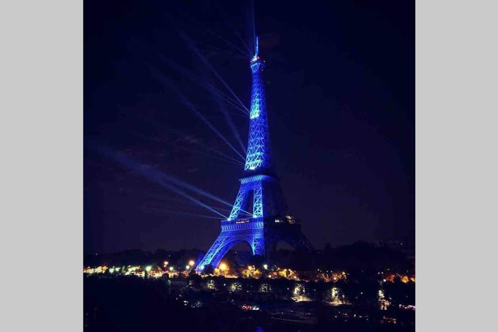 Appartement Eiffel Tower Romantic View à Paris Extérieur photo