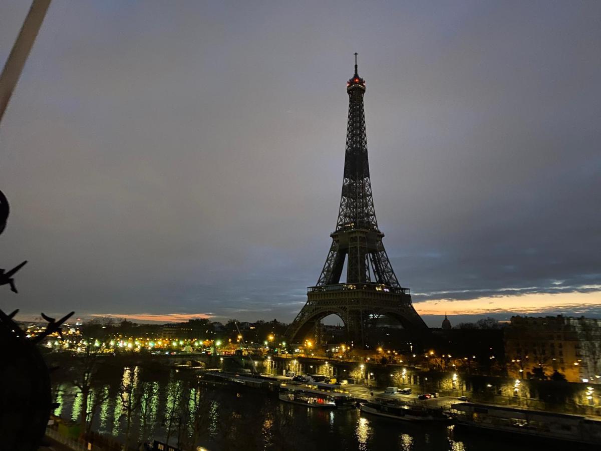 Appartement Eiffel Tower Romantic View à Paris Extérieur photo