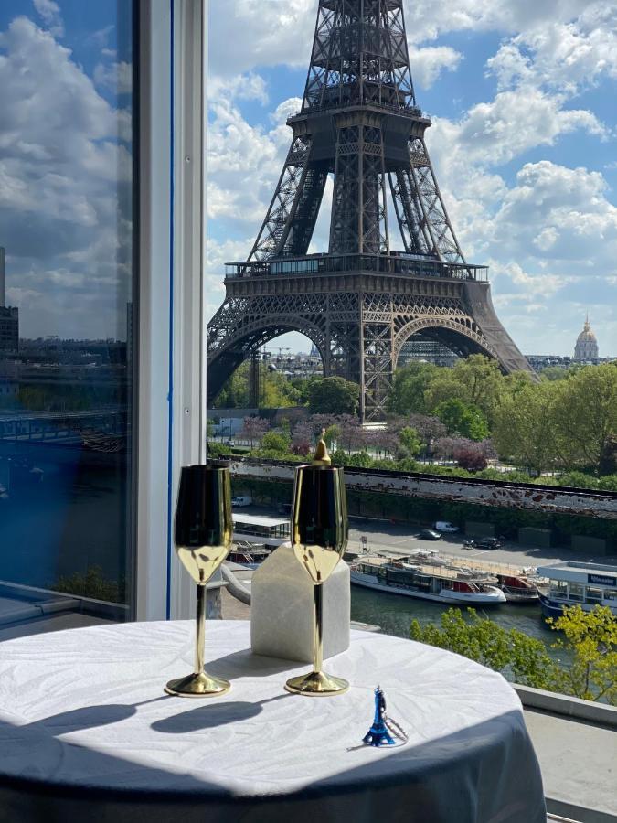 Appartement Eiffel Tower Romantic View à Paris Extérieur photo